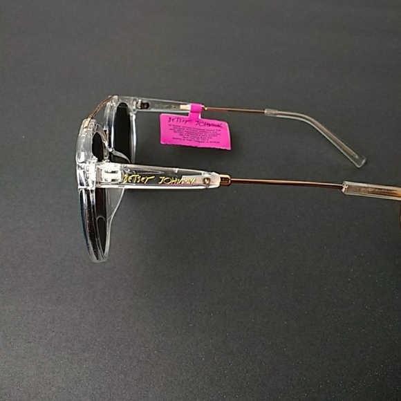 Betsey Johnson Sunglasses NEW - Picture 4 of 7